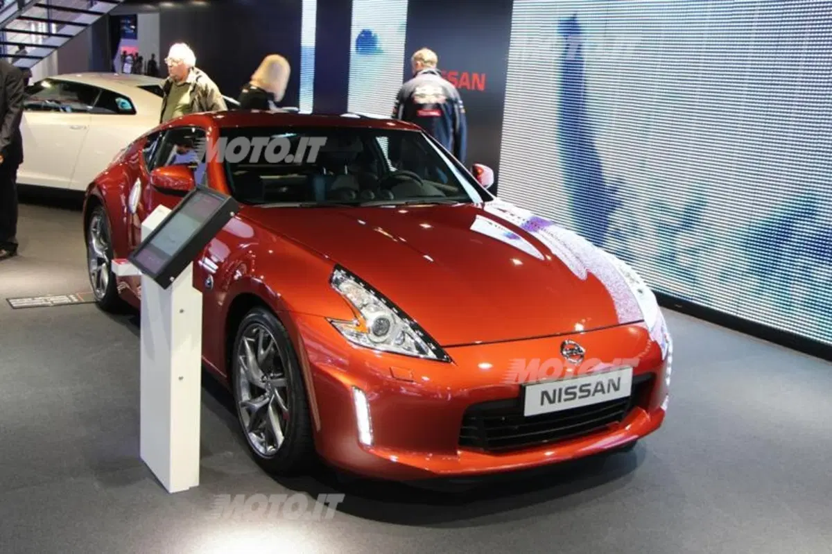 Nissan al Salone di Parigi 2012 (30)