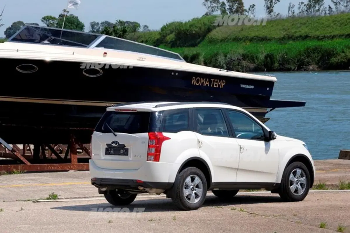 Mahindra XUV500 (4)