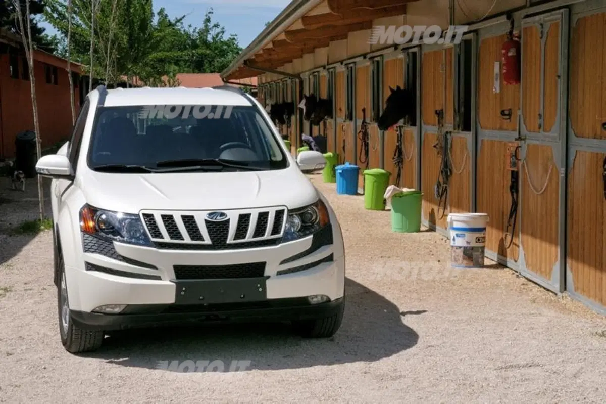 Mahindra XUV500 (6)