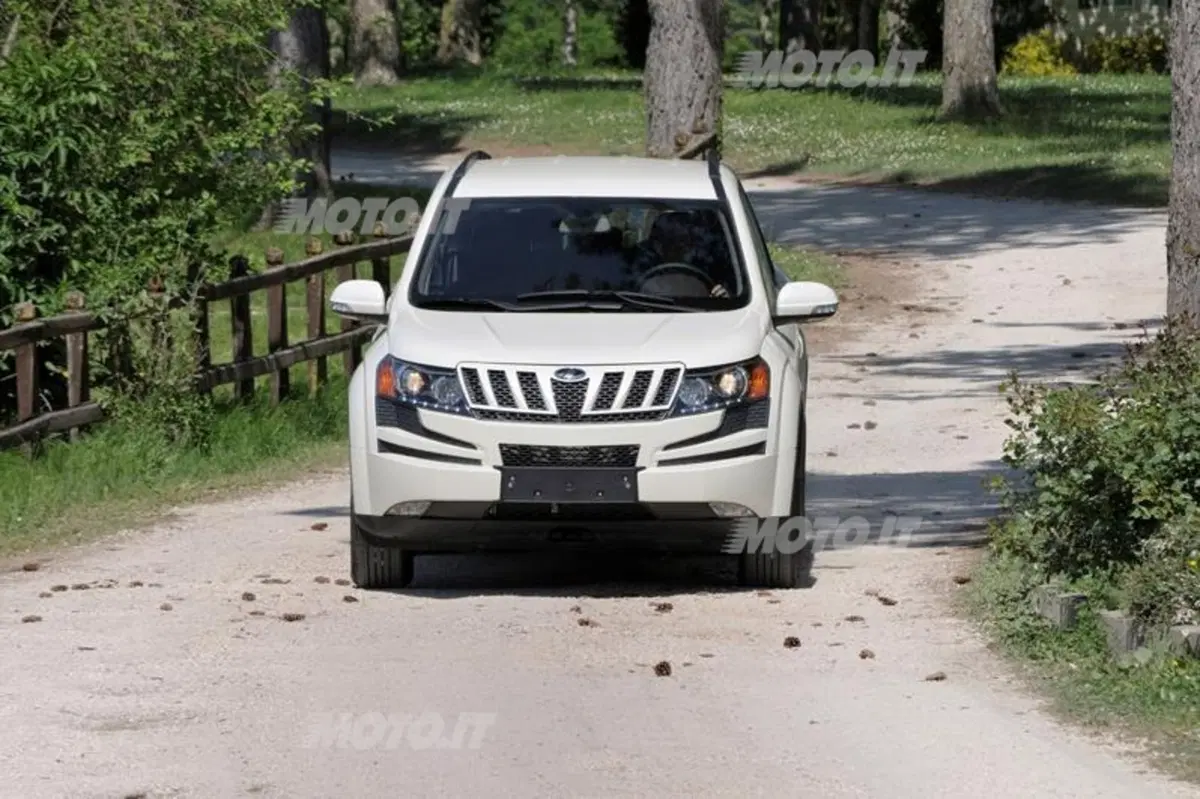 Mahindra XUV500 (11)