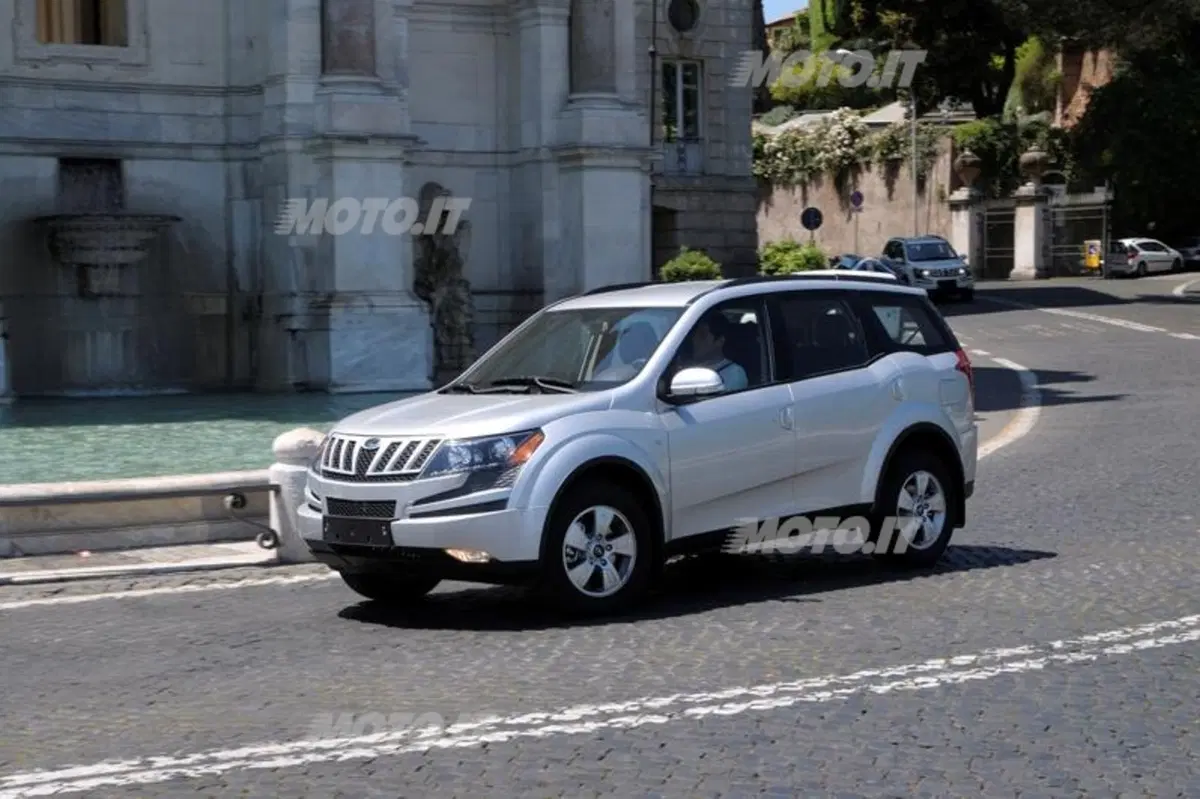 Mahindra XUV500 (14)