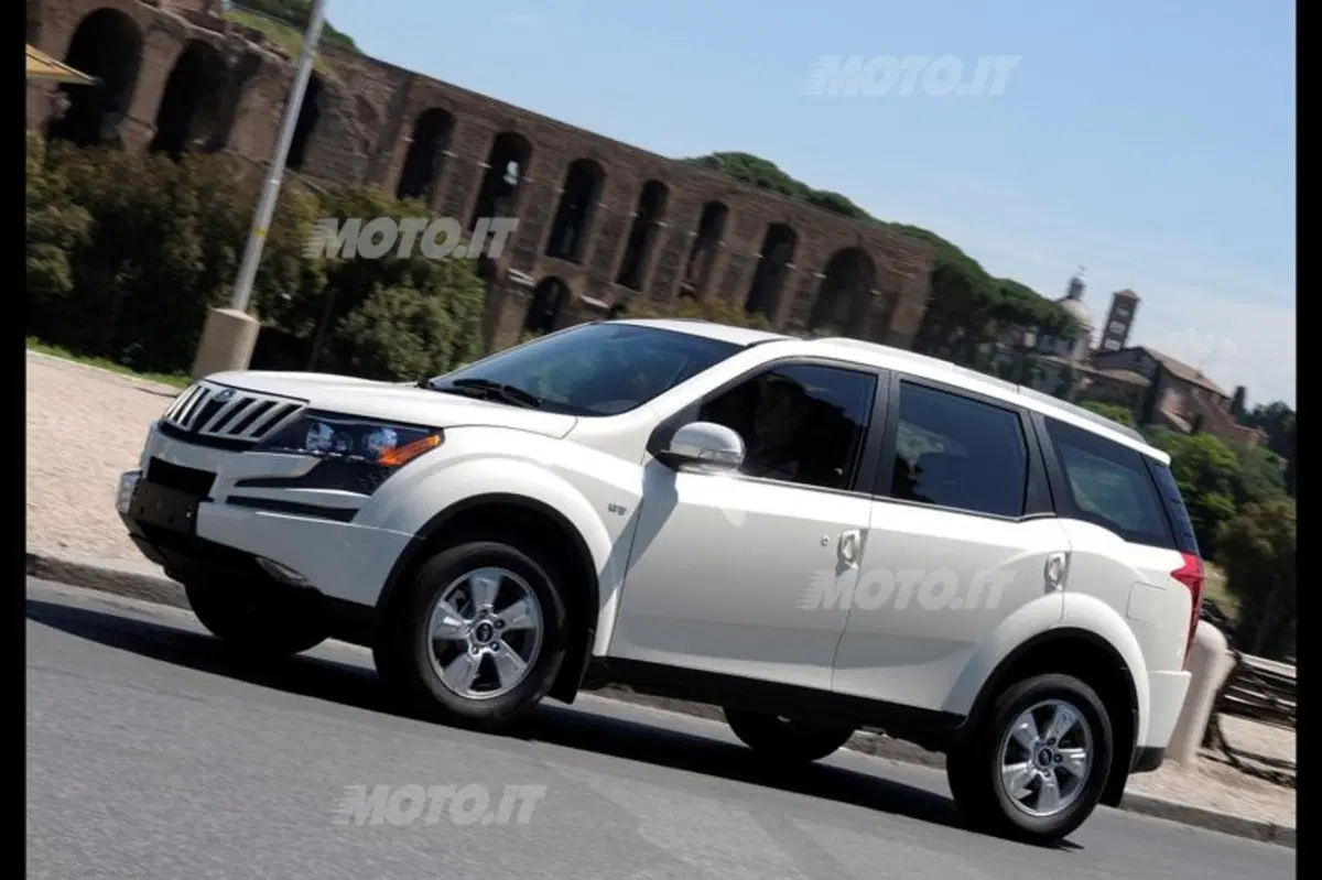 Mahindra XUV500 (16)