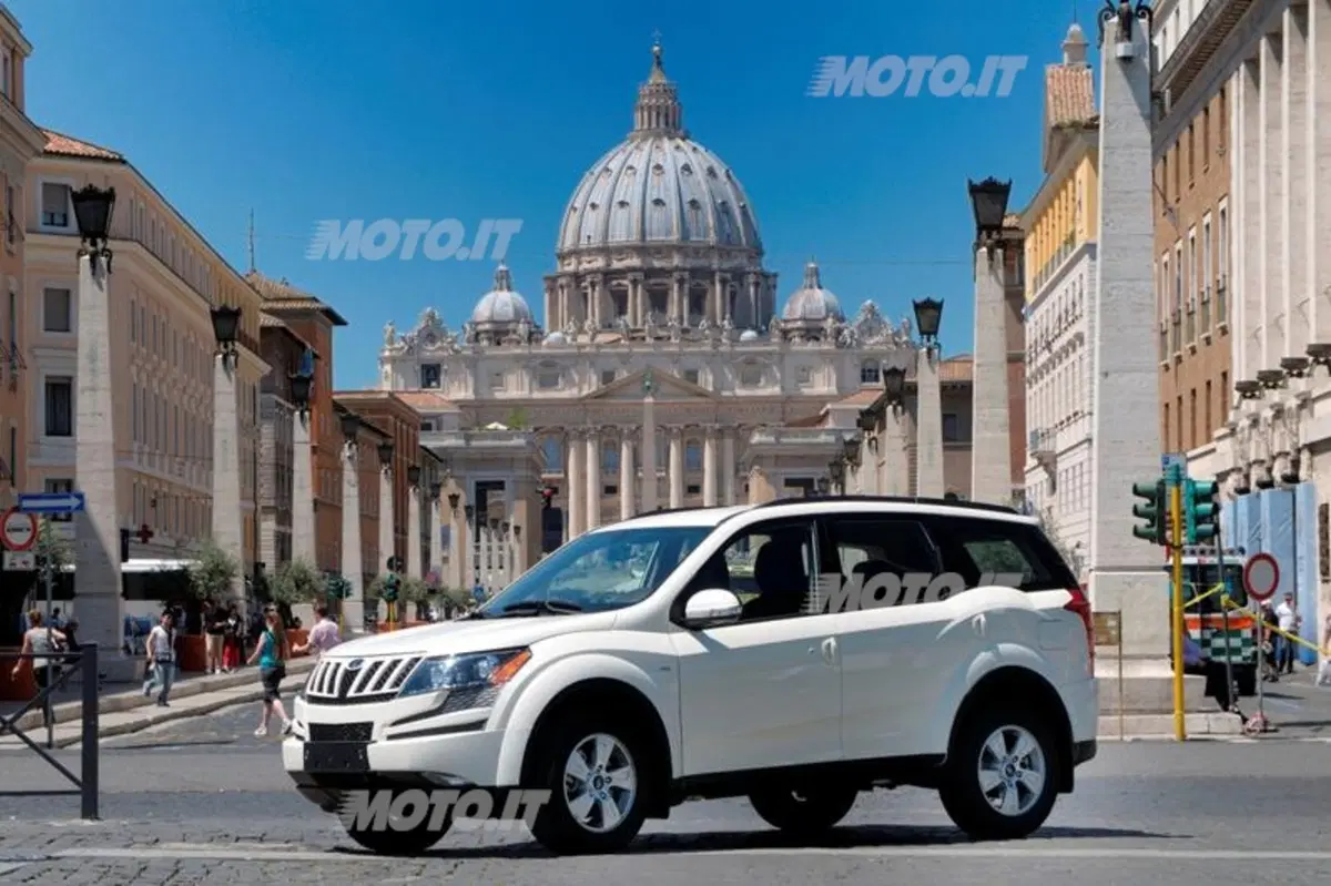 Mahindra XUV500 (17)