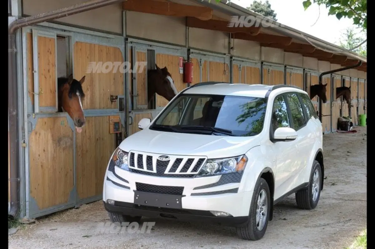 Mahindra XUV500 (19)