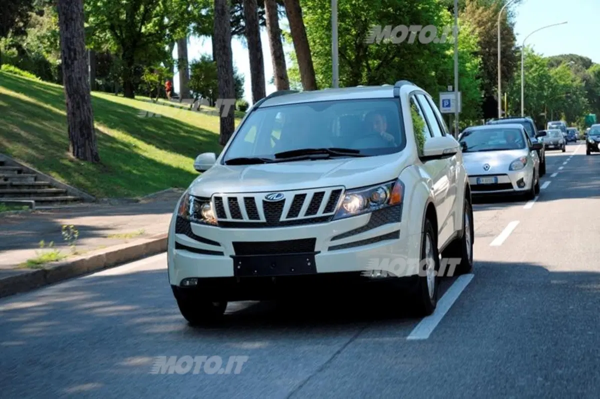 Mahindra XUV500 (20)