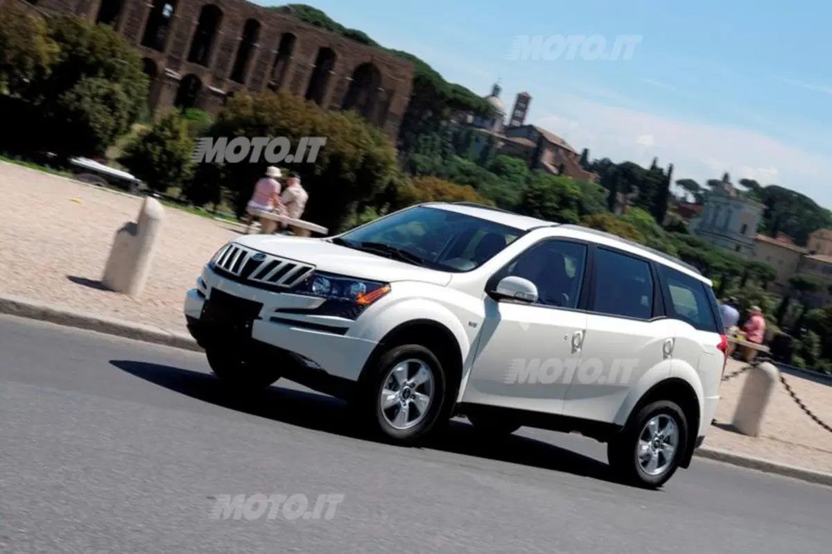 Mahindra XUV500 (22)