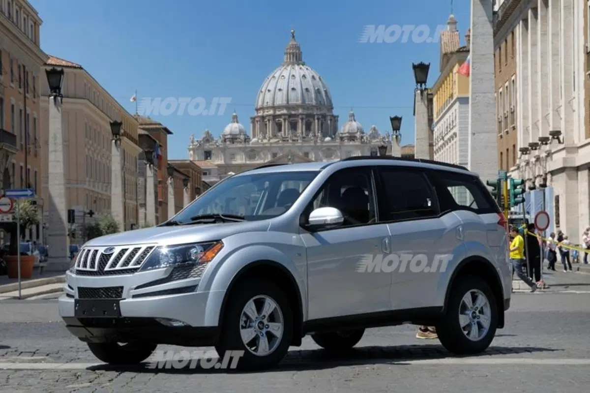 Mahindra XUV500 (23)