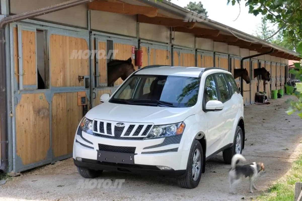 Mahindra XUV500 (24)
