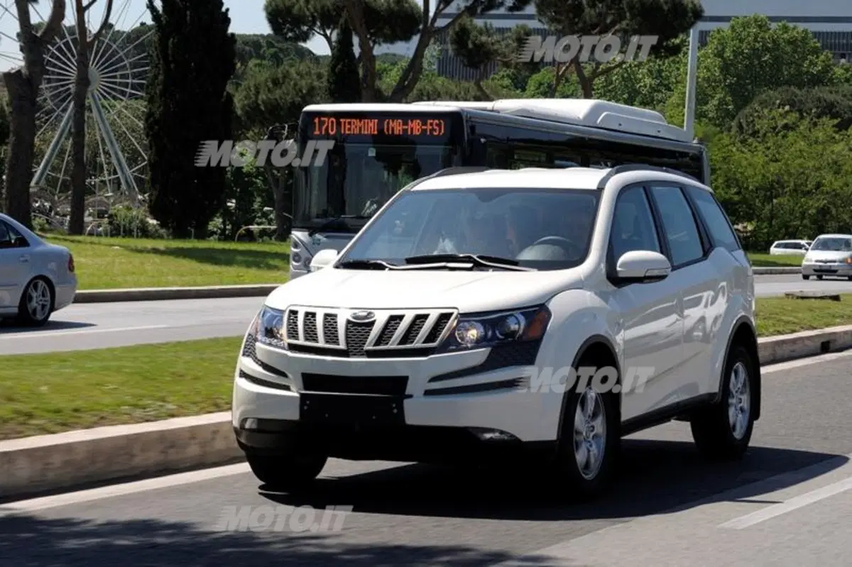 Mahindra XUV500 (25)