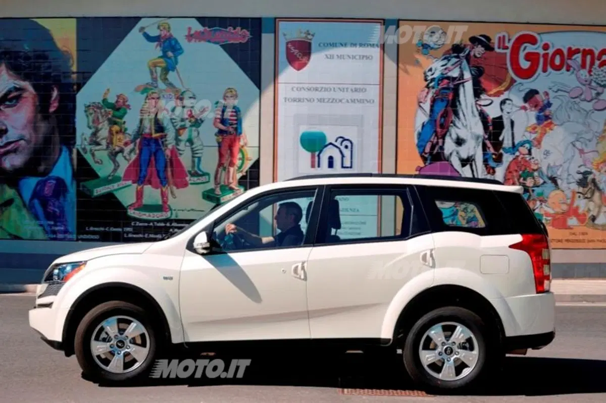 Mahindra XUV500 (30)