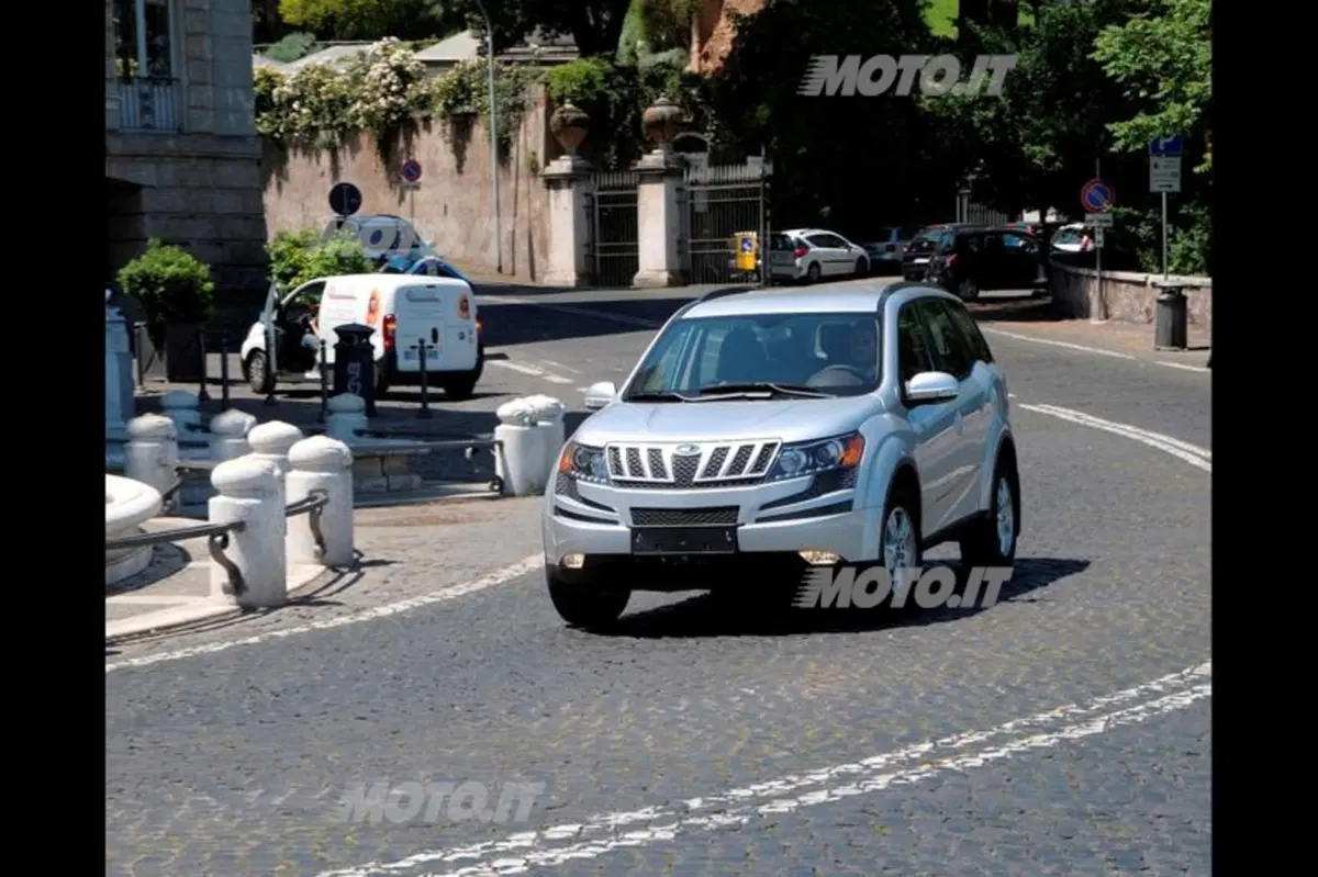 Mahindra XUV500 (33)
