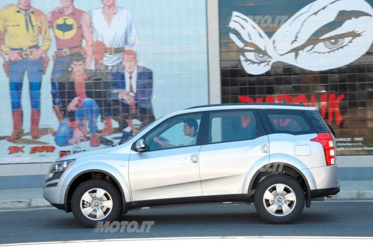 Mahindra XUV500 (34)