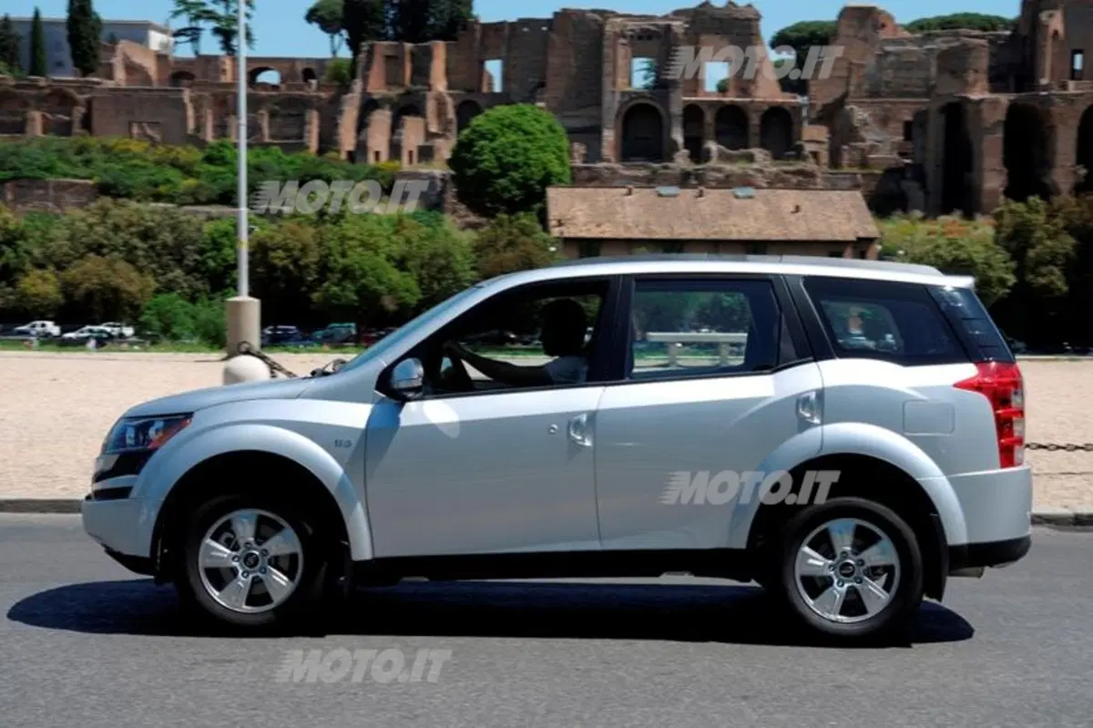 Mahindra XUV500 (37)