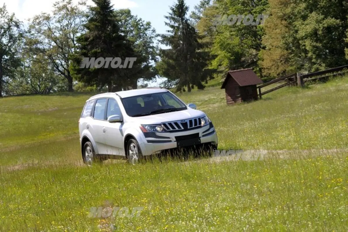 Mahindra XUV500 (39)