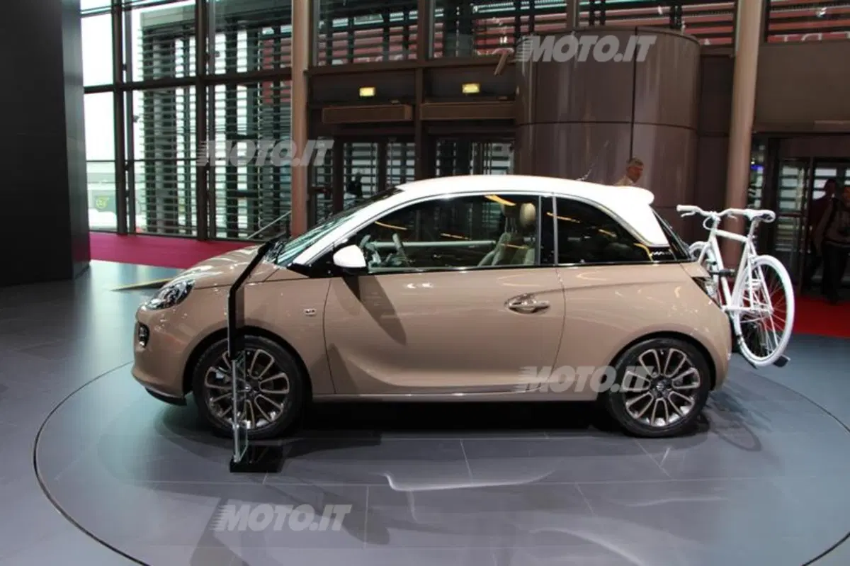 Opel al Salone di Parigi 2012 (7)