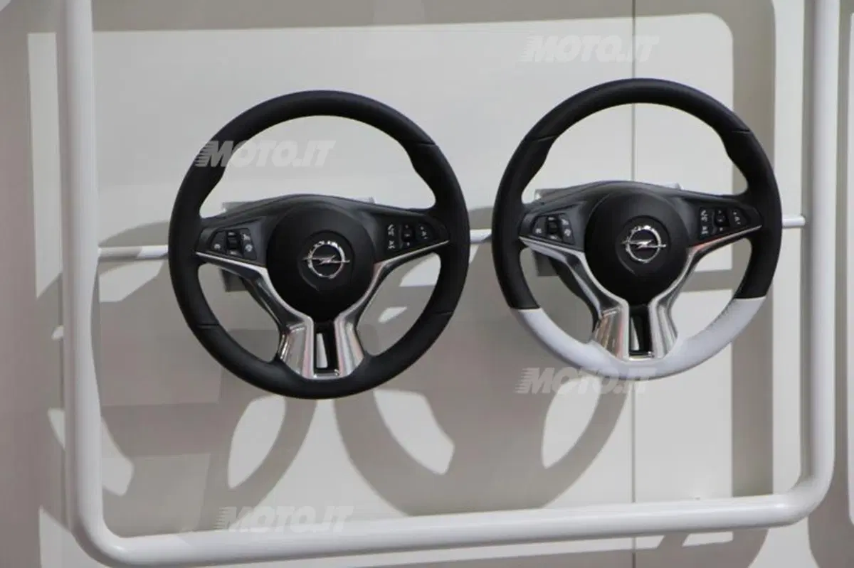 Opel al Salone di Parigi 2012 (23)