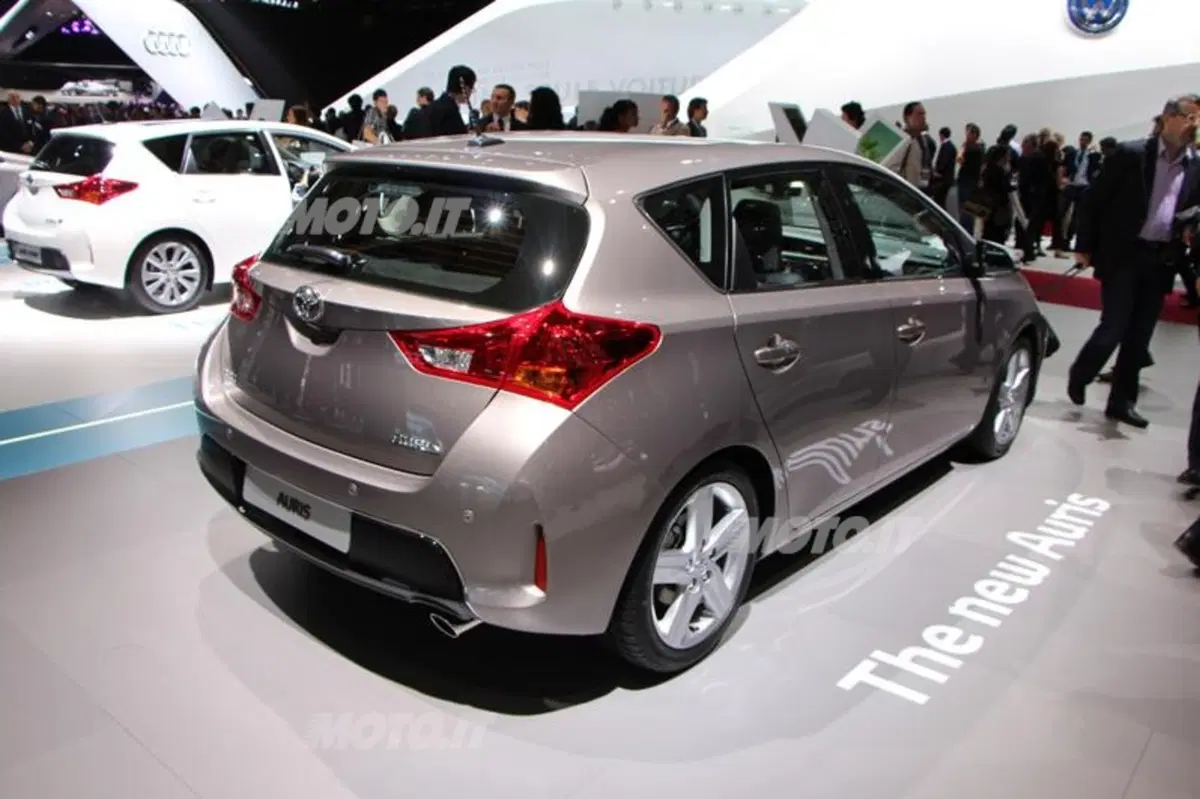 Toyota al Salone di Parigi 2012 (3)