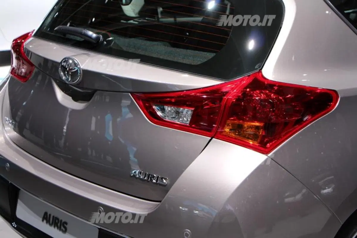 Toyota al Salone di Parigi 2012 (4)