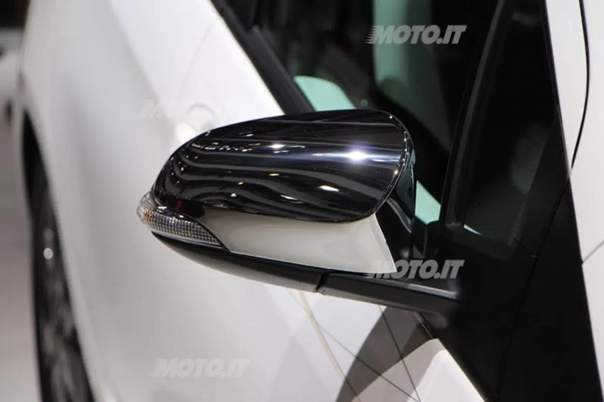 Toyota al Salone di Parigi 2012 (18)