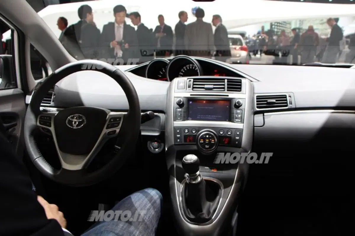 Toyota al Salone di Parigi 2012 (21)