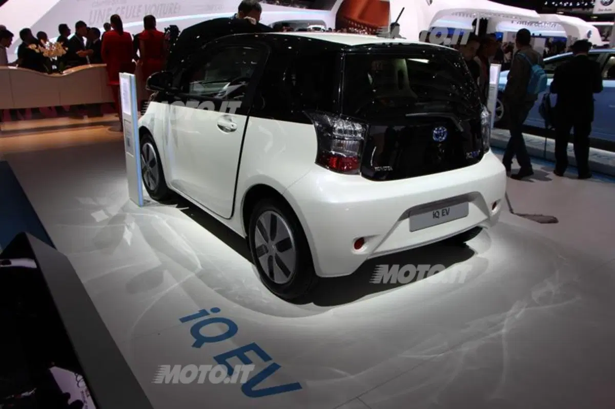 Toyota al Salone di Parigi 2012 (23)