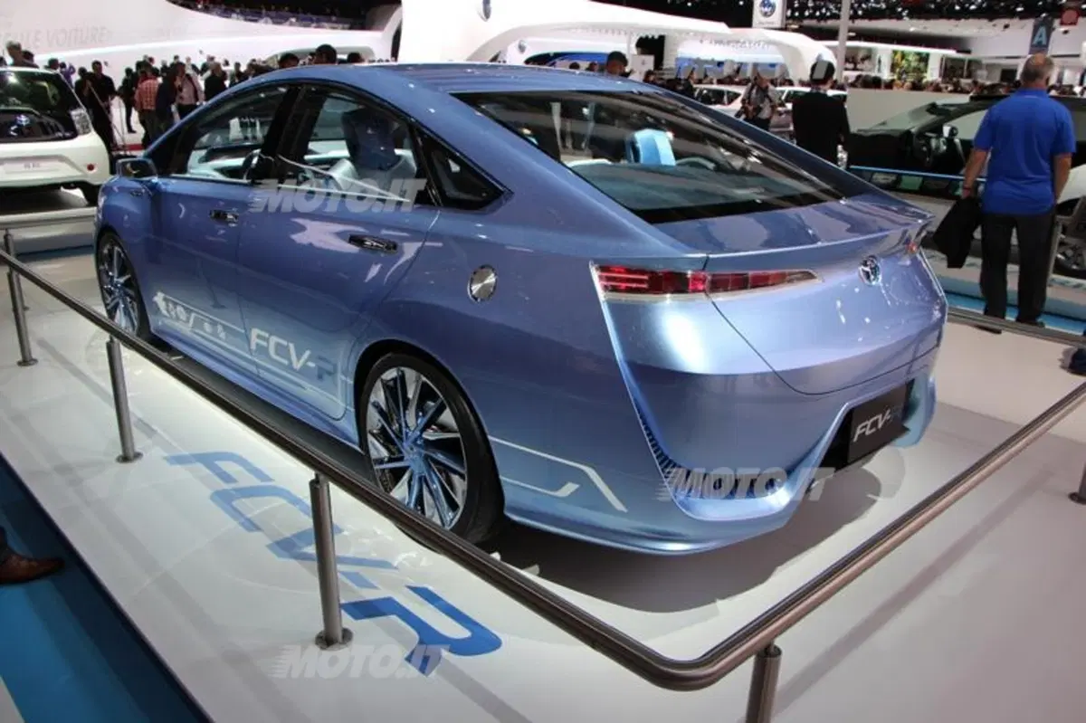 Toyota al Salone di Parigi 2012 (36)