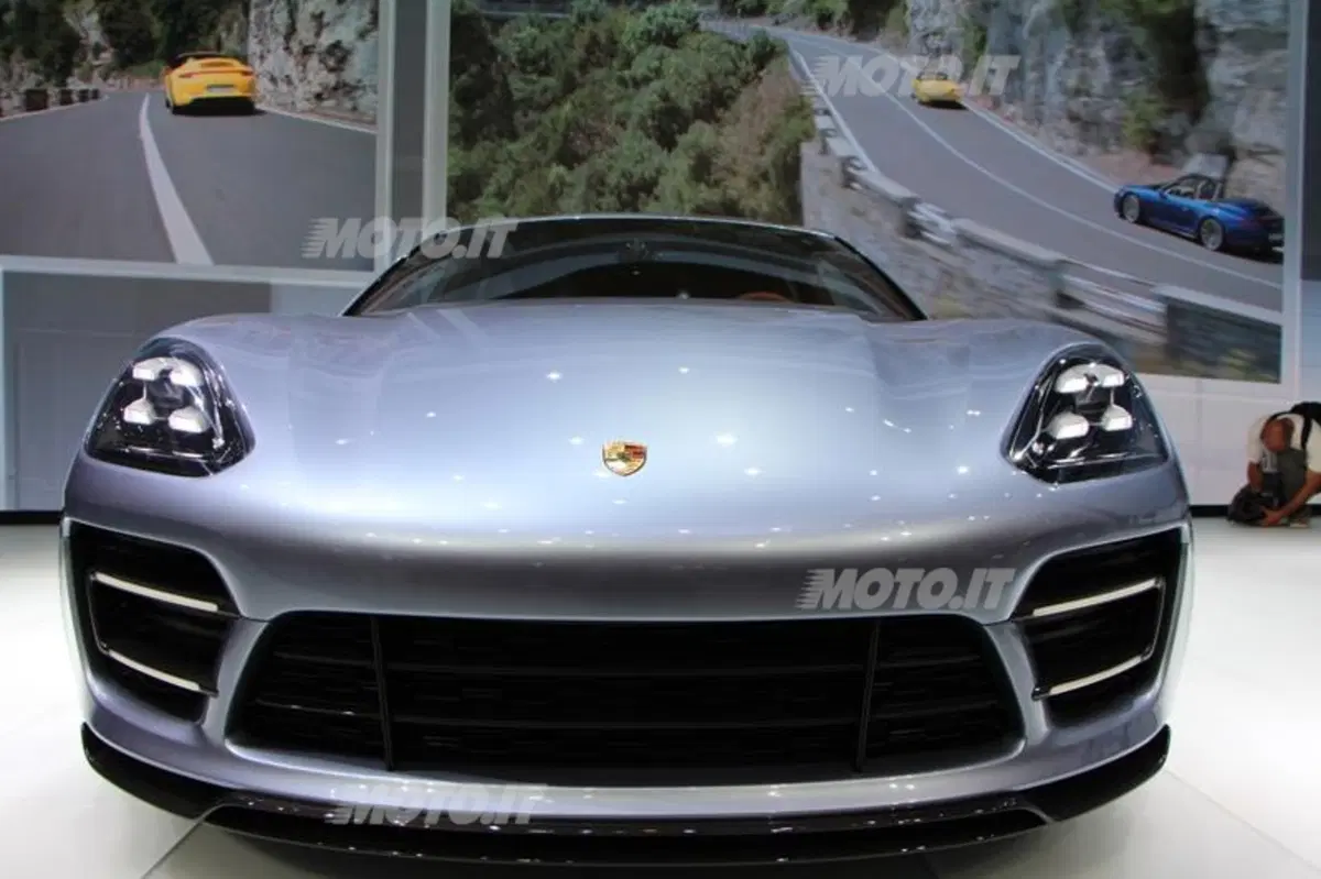 Porsche al Salone di Parigi 2012 (10)