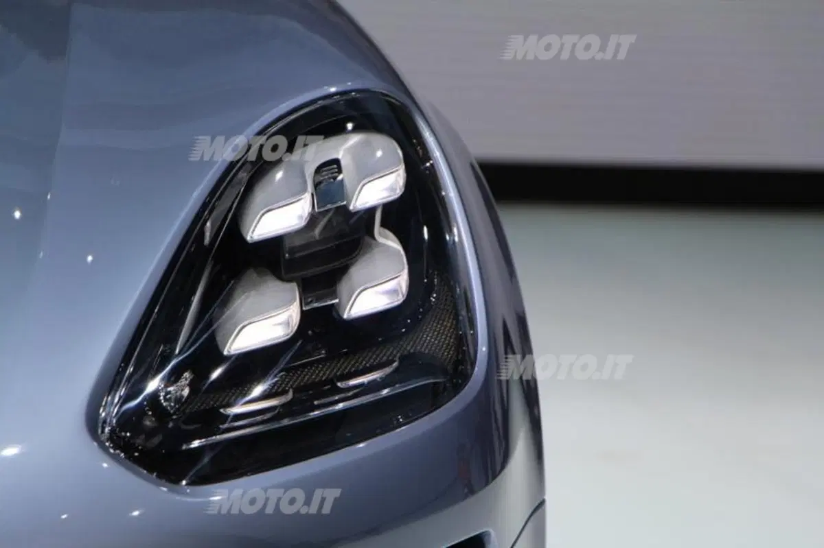 Porsche al Salone di Parigi 2012 (15)