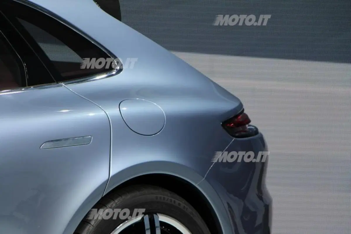 Porsche al Salone di Parigi 2012 (21)