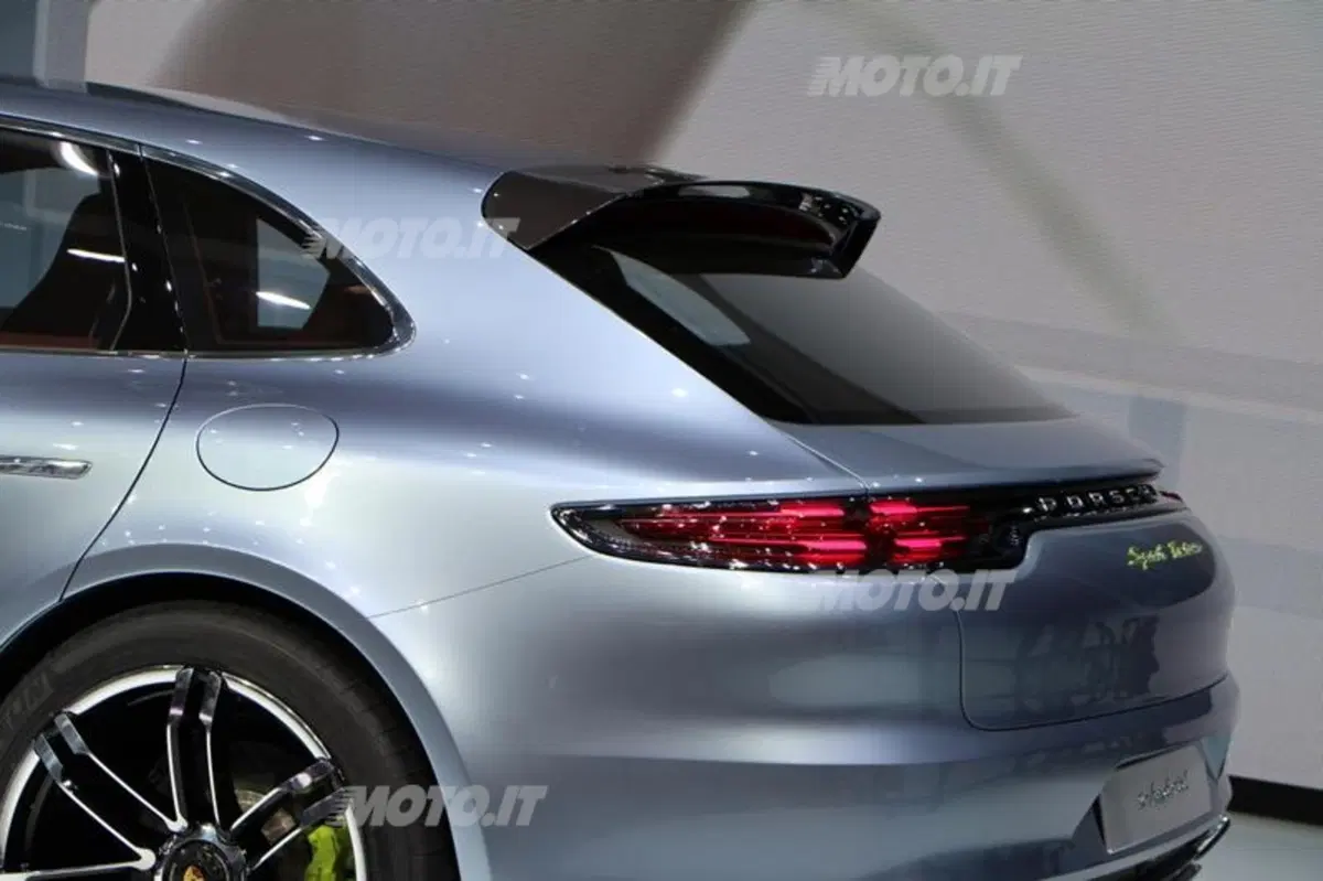 Porsche al Salone di Parigi 2012 (24)
