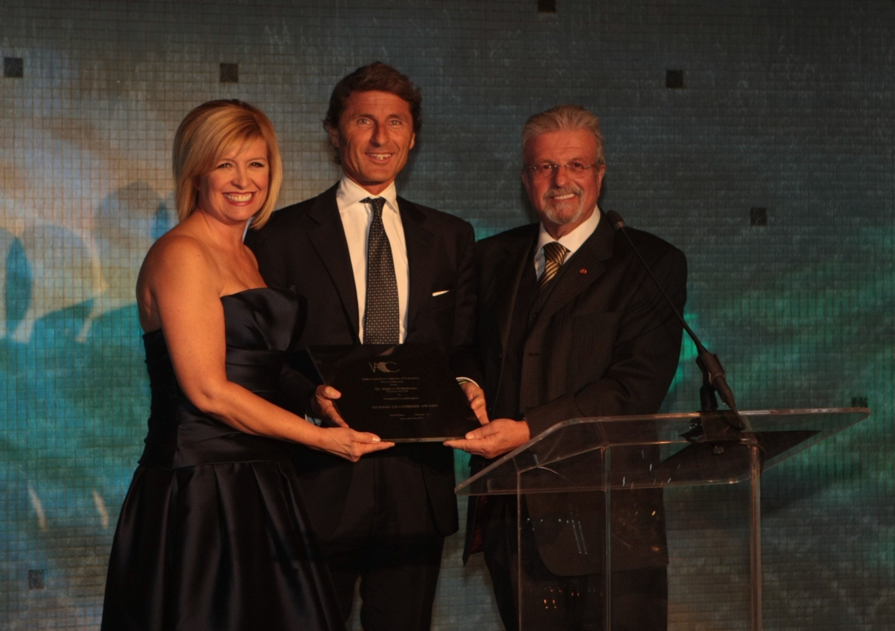 Lamborghini: Winkelmann premiato con il Global Leadership Award