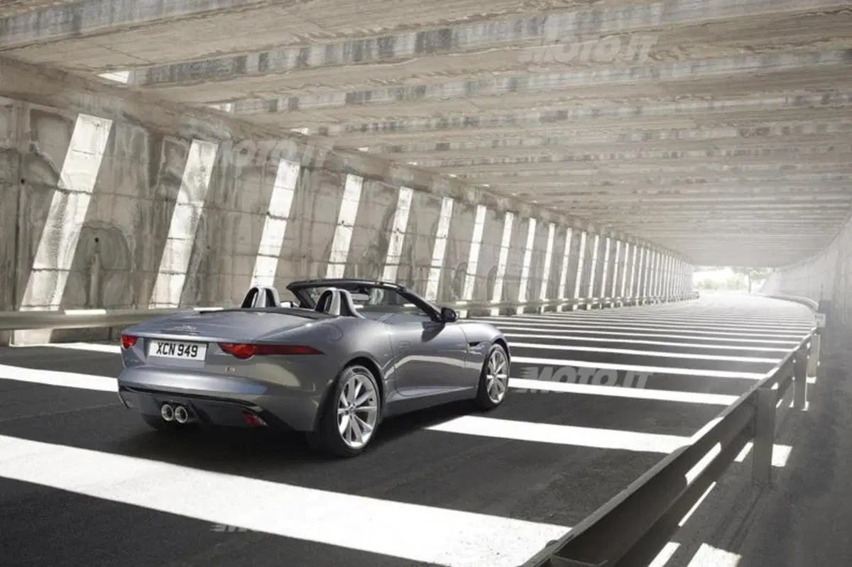 Jaguar F-Type (21)