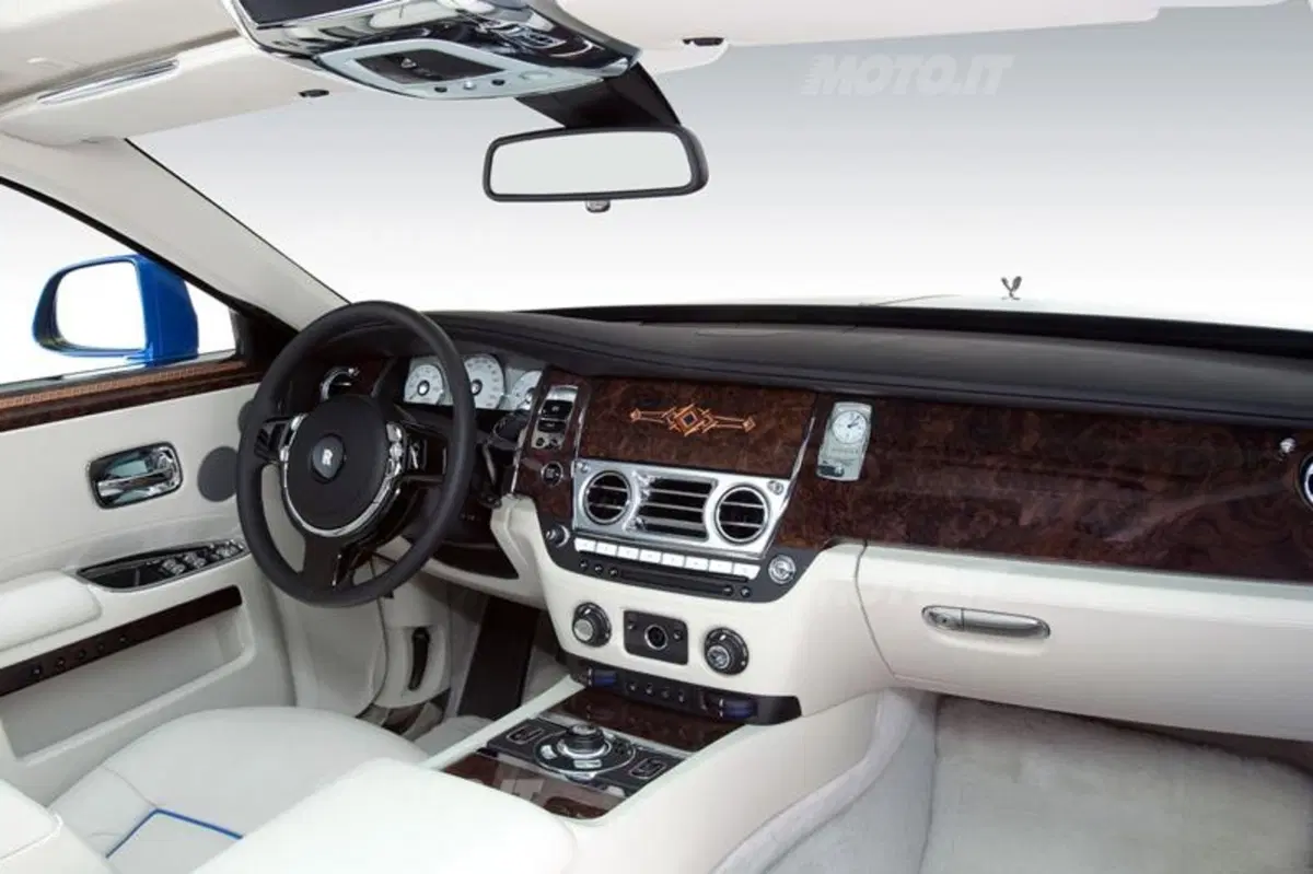 Rolls-Royce Phantom e Ghost: a Parigi incontrano l’Art Decò (5)
