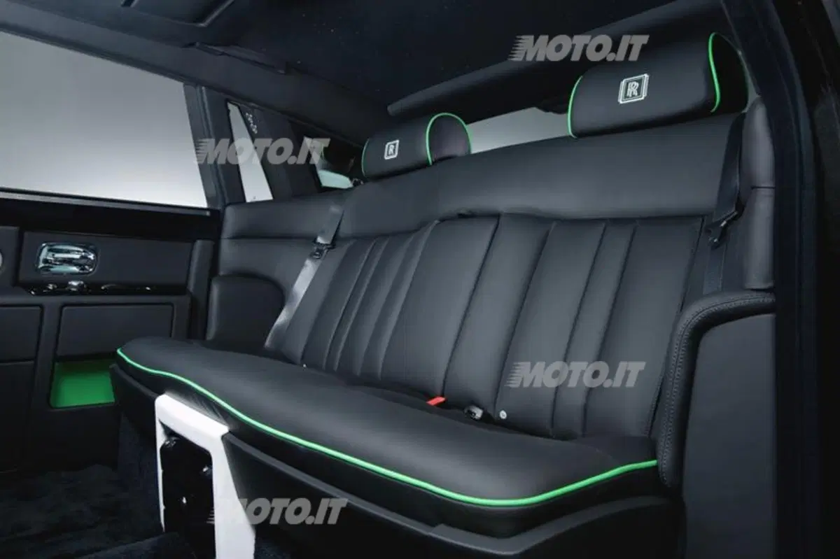 Rolls-Royce Phantom e Ghost: a Parigi incontrano l’Art Decò (6)