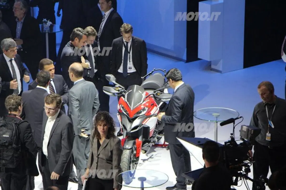 La prima volta della Ducati alla Volkswagen Group Night (11)