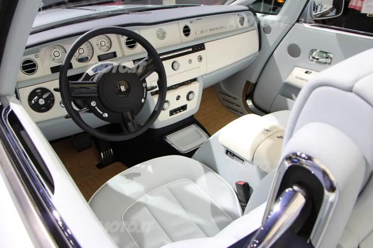 Rolls-Royce al Salone di Parigi 2012 (20)