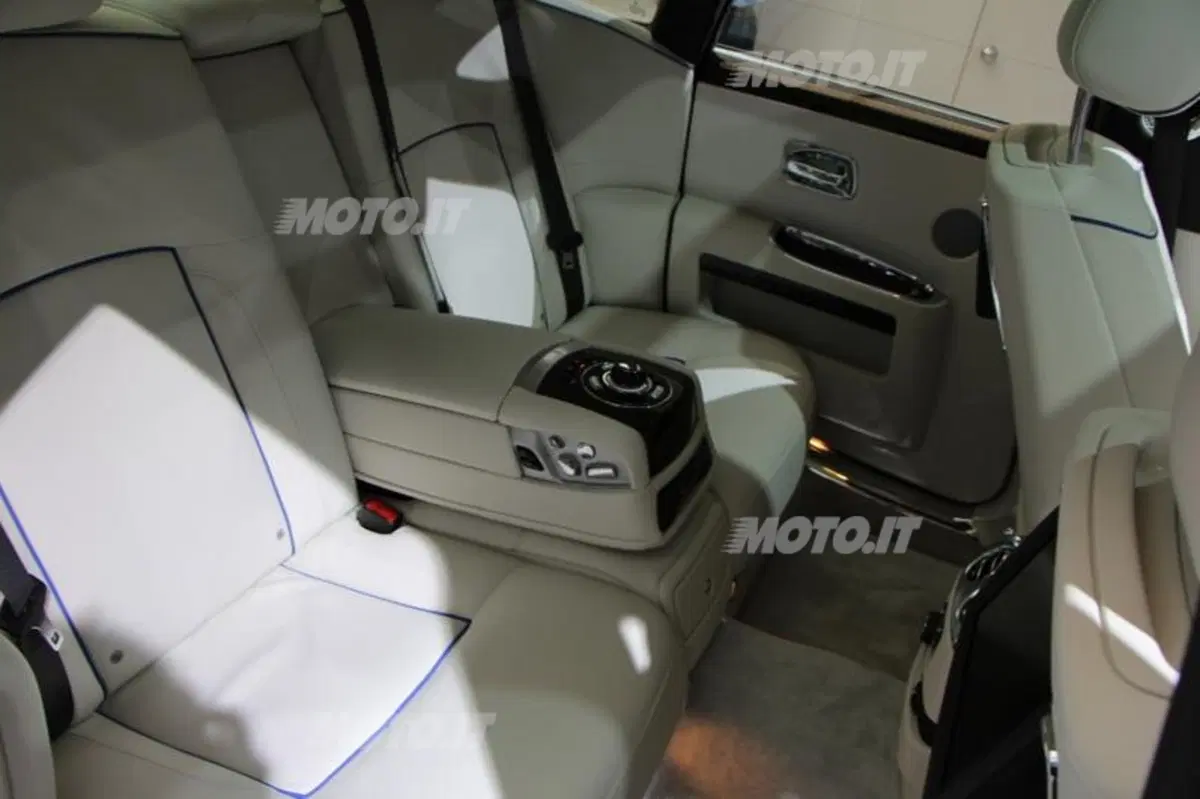 Rolls-Royce al Salone di Parigi 2012 (23)
