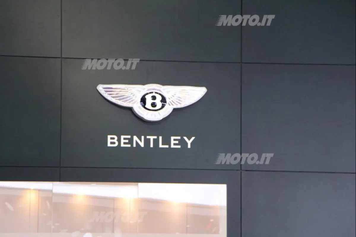 Bentley al Salone di Parigi 2012