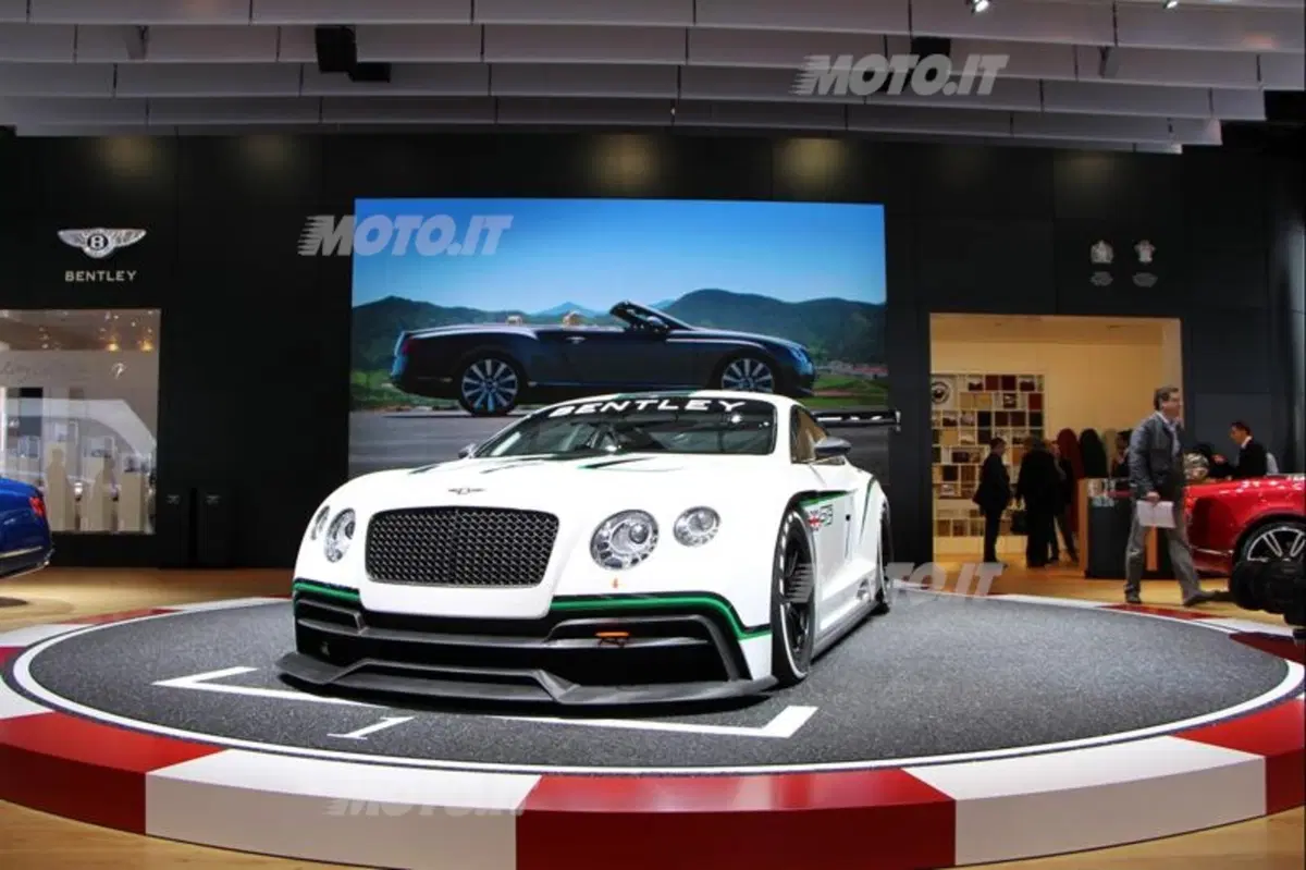 Bentley al Salone di Parigi 2012 (3)