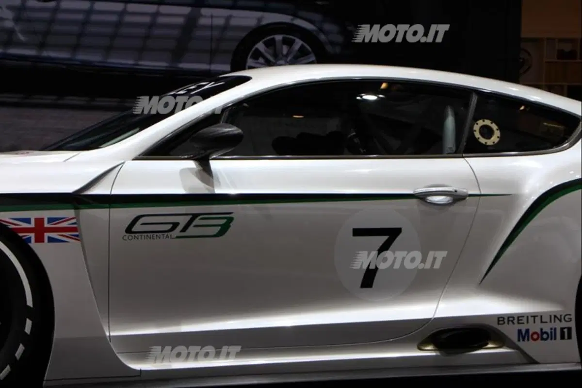 Bentley al Salone di Parigi 2012 (5)