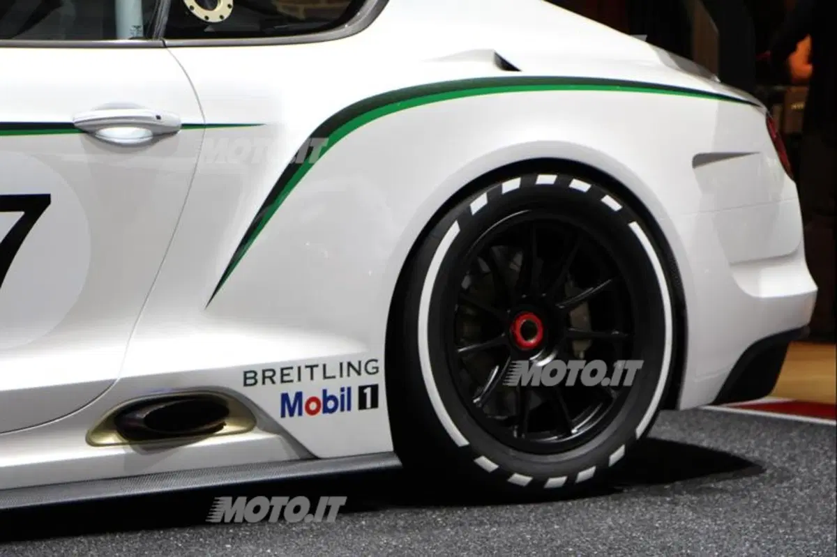 Bentley al Salone di Parigi 2012 (6)