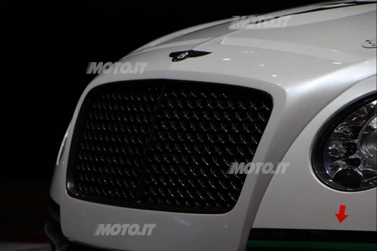 Bentley al Salone di Parigi 2012 (7)