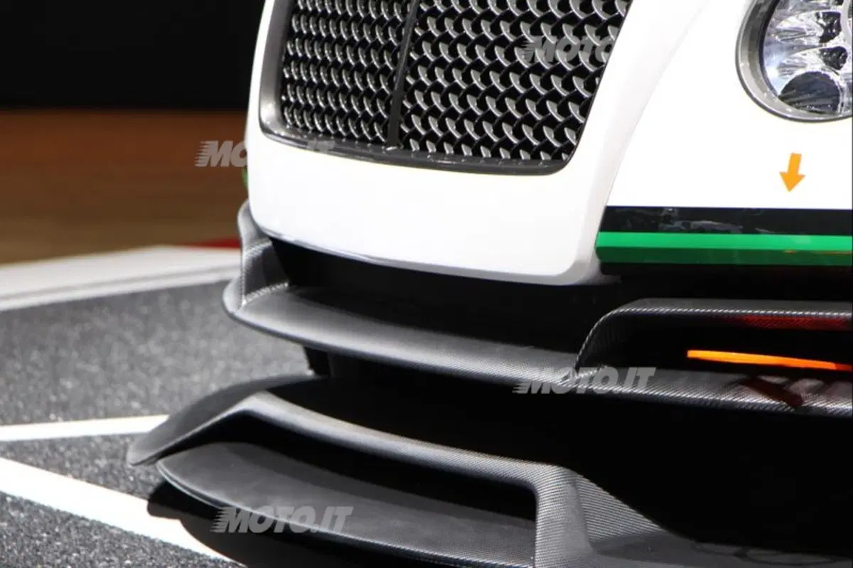 Bentley al Salone di Parigi 2012 (8)