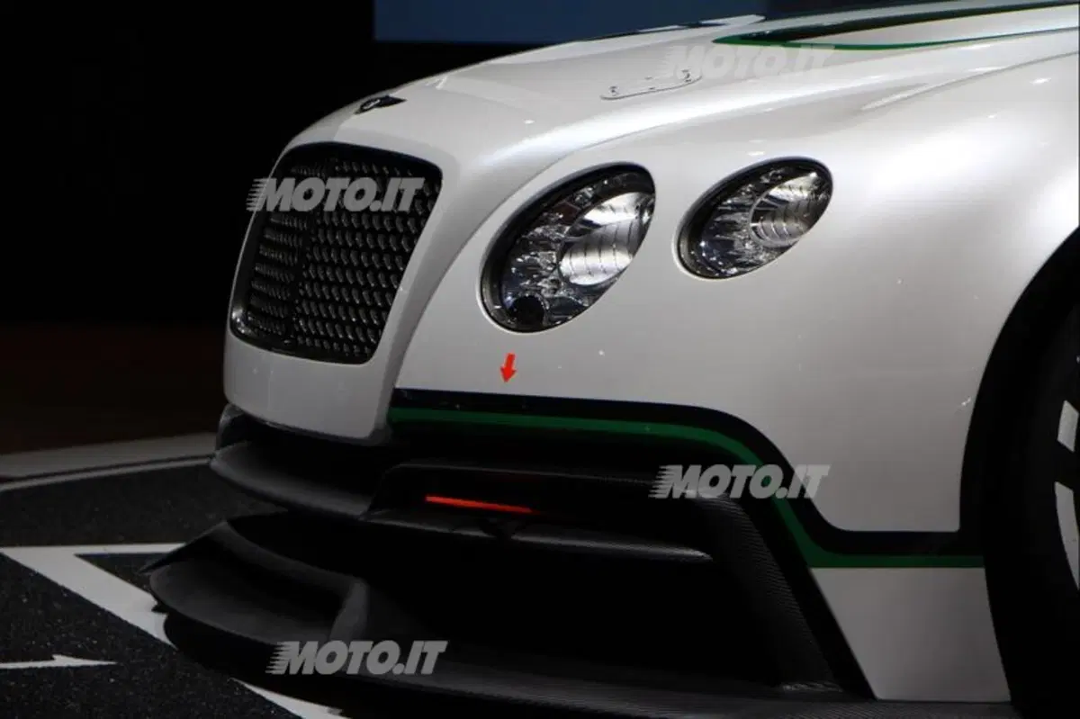 Bentley al Salone di Parigi 2012 (10)