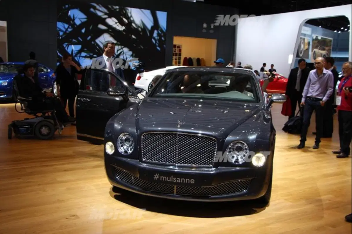 Bentley al Salone di Parigi 2012 (16)