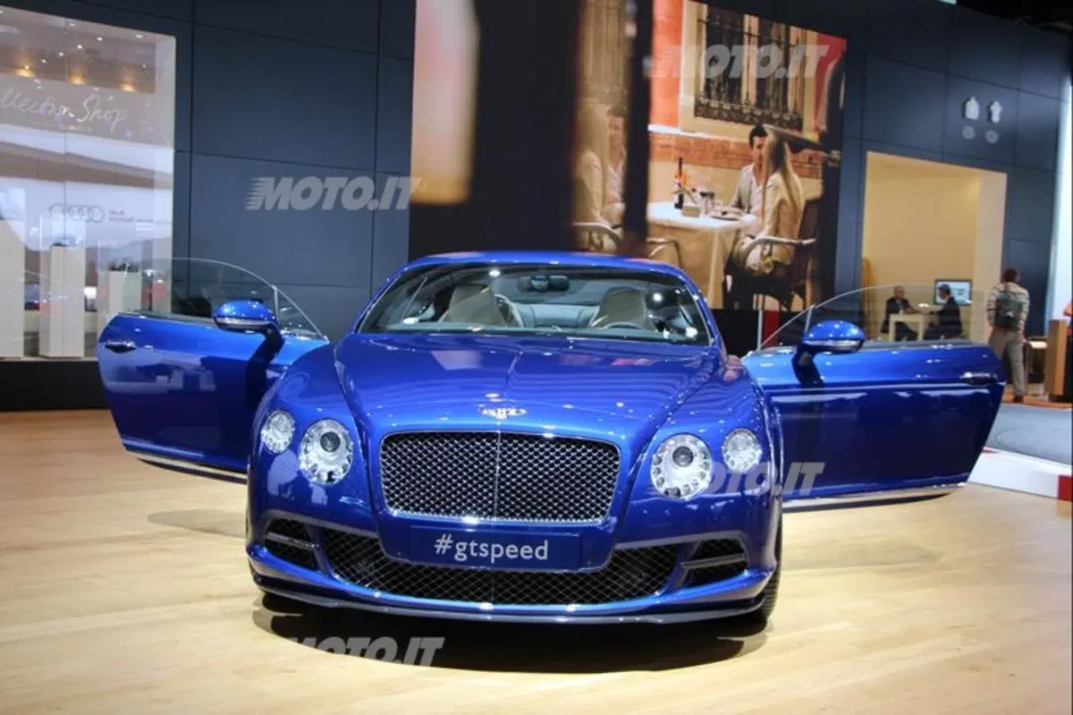 Bentley al Salone di Parigi 2012 (17)