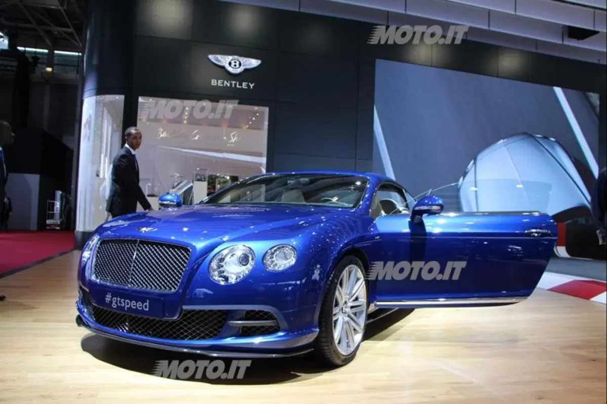 Bentley al Salone di Parigi 2012 (18)