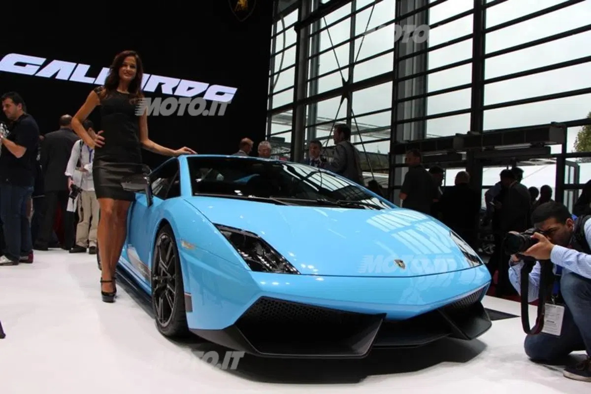 Lamborghini al Salone di Parigi 2012 (2)