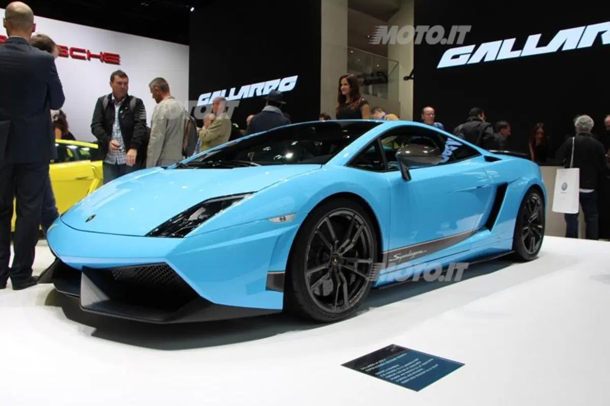 Lamborghini al Salone di Parigi 2012 (3)