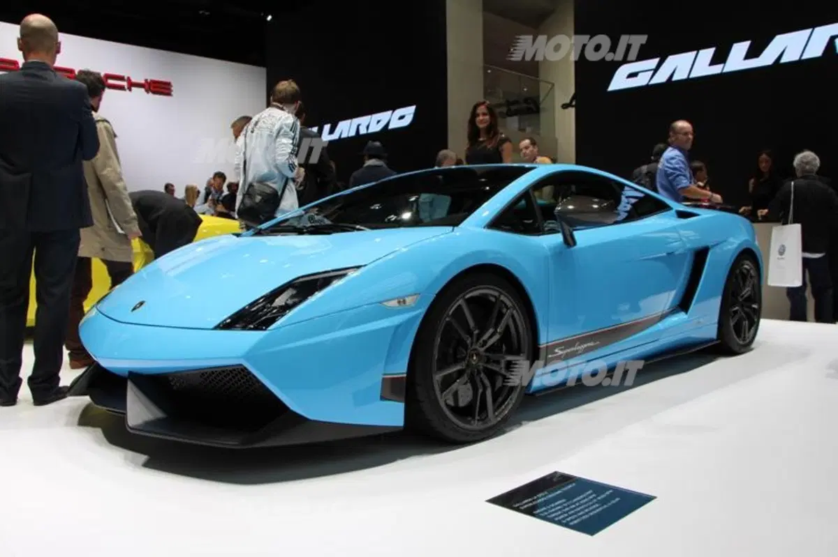 Lamborghini al Salone di Parigi 2012 (4)